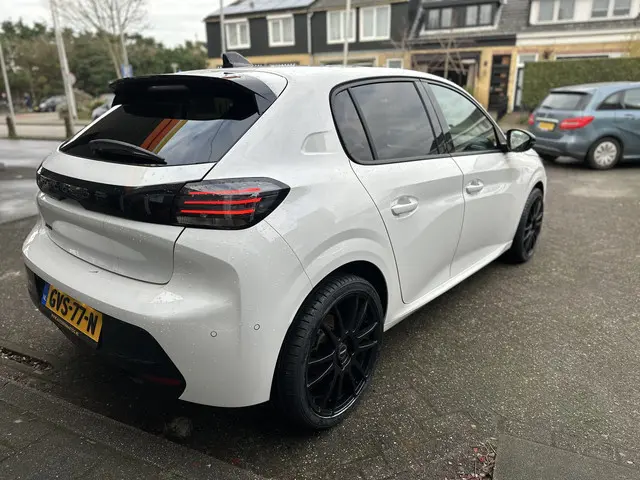 Peugeot 208 2