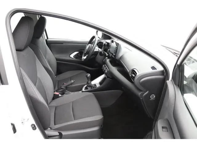 Toyota Yaris 1.5 VVT-i Dynamic 2021 Benzine 22