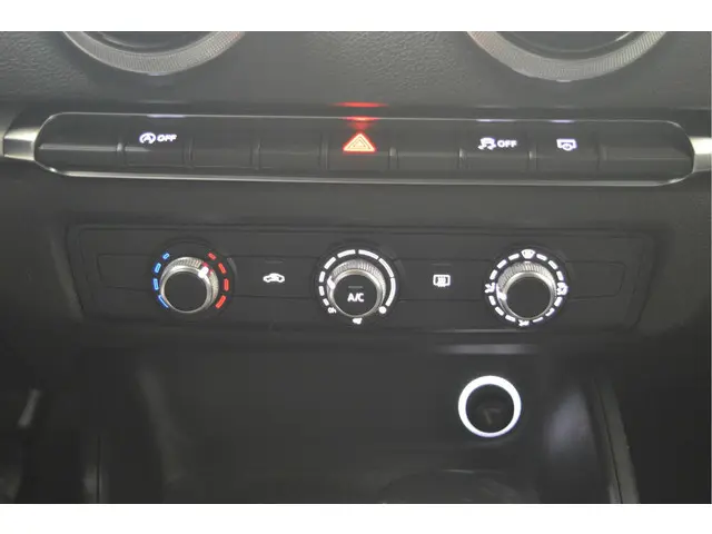 Audi A3 Limousine 1.5 TFSI CoD 2017 Benzine 18