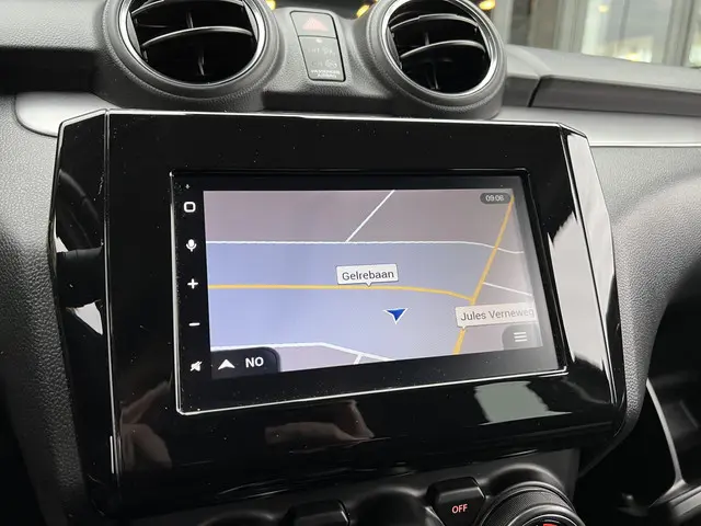 Suzuki Swift 1.2 Style Smart Hybrid 2022 Benzine 11