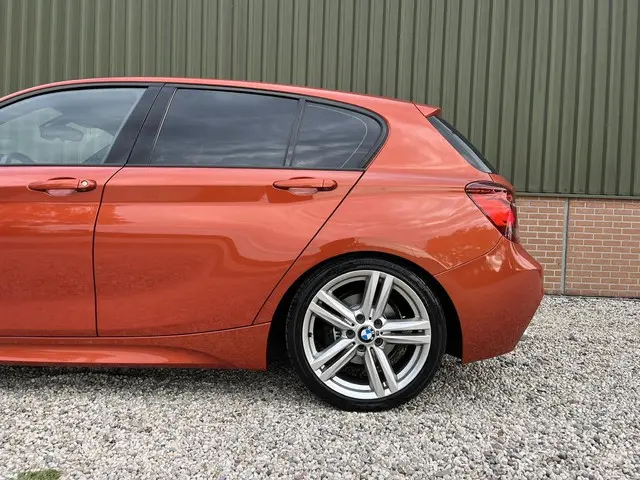 BMW 1 Serie 118i M Sport High Executive 2013 Benzine 15