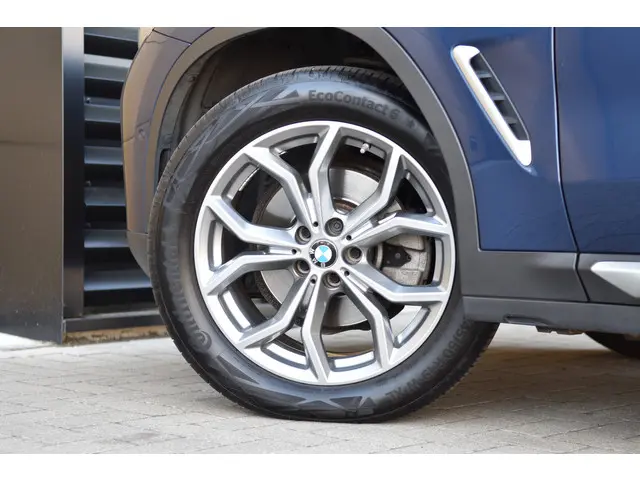 BMW X3 xDrive20i High Executive 2018 Benzine 33