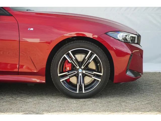 BMW 3 Serie Touring 330e 2025 Hybride Benzine 4