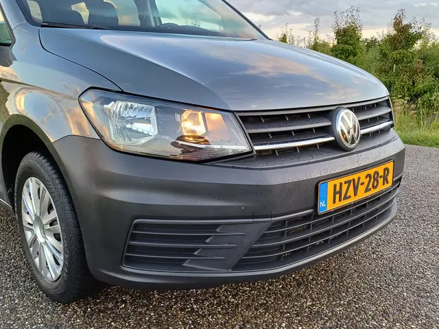Volkswagen Caddy 1.0 TSI Comfortline 2020 Benzine 18