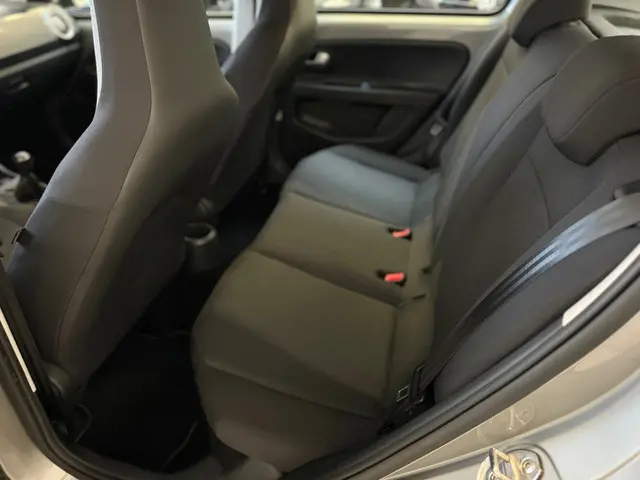 Volkswagen up! 1.0 BMT move up! 2018 Benzine 9