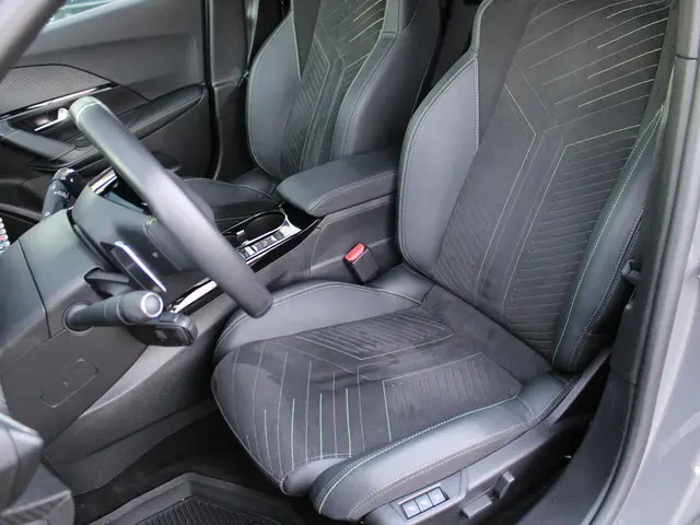 Peugeot 2008 1.2 PureTech 130 GT 2024 Benzine 7