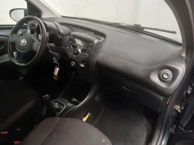 Toyota Aygo 1.0 VVT-i x-now - Frontschade 2017 Benzine 7