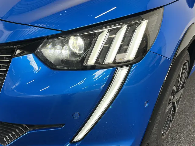 Peugeot 208 1.2 PureTech 100pk GT 2021 Benzine 12