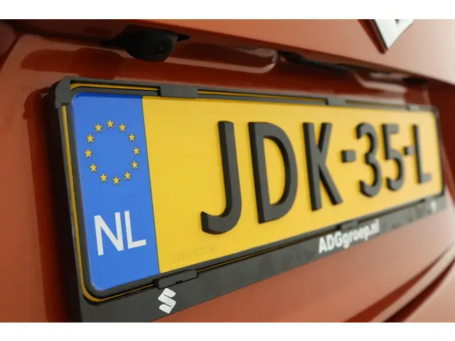 Suzuki Ignis 1.2 Smart Hybrid Style 2023 Benzine 43