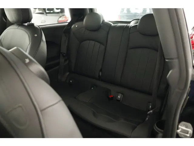 MINI Electric Cooper MINI Yours 33 kWh 2023 Elektrisch 13