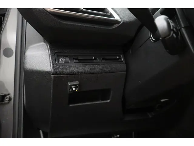 Peugeot 5008 1.2 PureTech Blue Lease Premium 2020 LPG/Gas 26