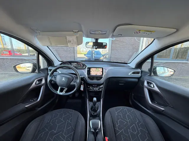 Peugeot 2008 1.2 PureTech Active 2015 Benzine 11