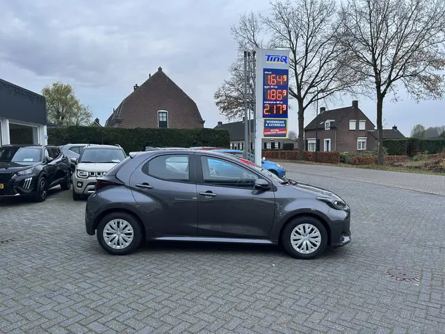 Toyota Yaris 1.5 VVT-i Active 2023 Benzine 3