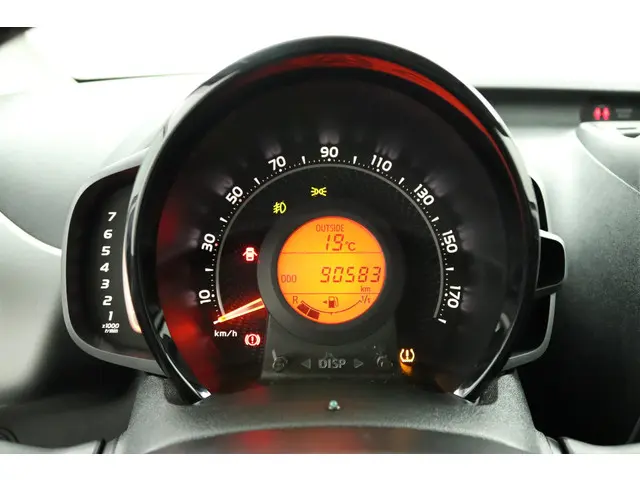 Toyota Aygo 1.0 VVT-i x-cite 2019 Benzine 6