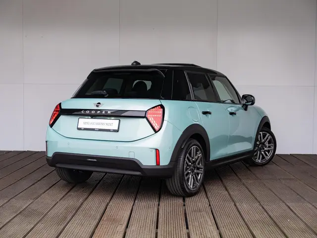 MINI 5-Deurs 2