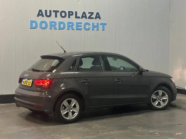 Audi A1 Sportback 1.4 TFSI Pro Line PDC/NAVI 2015 Benzine 8