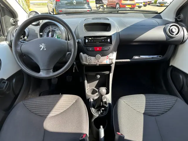 Peugeot 107 1.0 Active facelift led airco 2012 Benzine 19