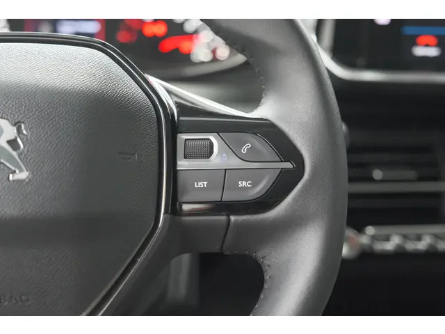 Peugeot 208 PureTech 100 Allure Pack 2023 Benzine 29