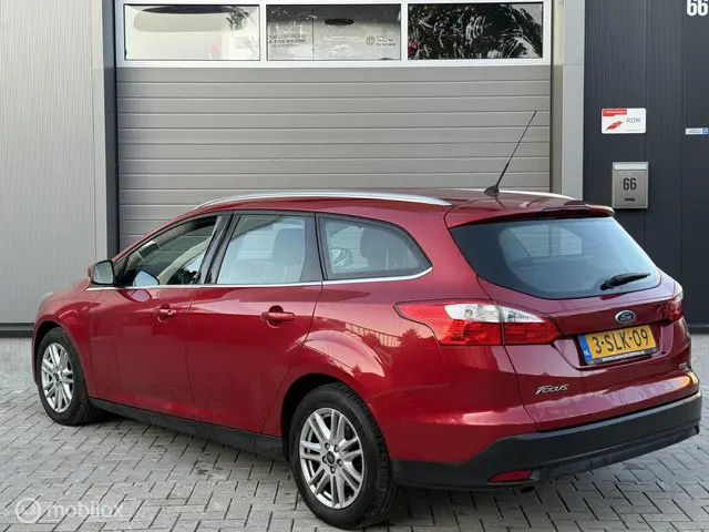 Ford Focus Wagon 1.0 EcoBoost Titanium 2013 Benzine 2
