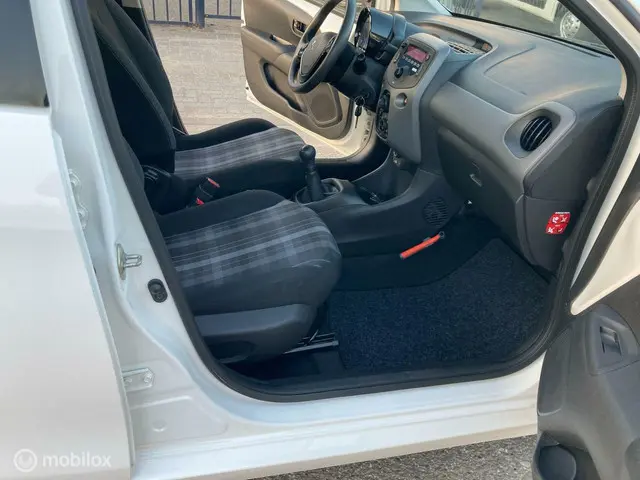 Peugeot 108 1.0 e-VTi Active 5 deurs airco 2020 Benzine 11