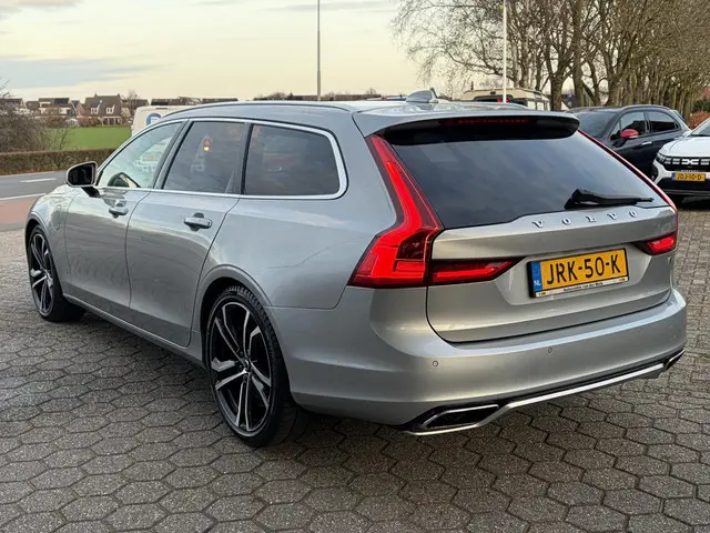 Volvo V90 2.0 T8 AWD R-Design 2018 Hybride Benzine 9