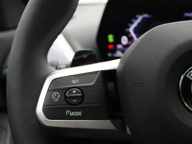 BMW 1 Serie 120 2025 Benzine 15