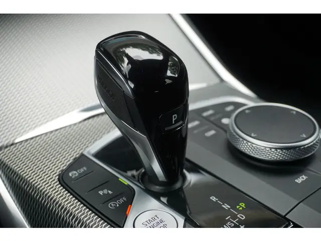 BMW 3 Serie Touring 320i 2021 Benzine 12