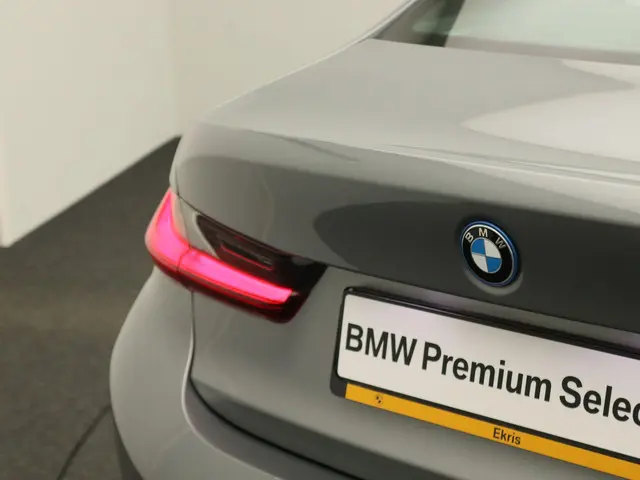 BMW 3 Serie Sedan 330e 2024 Hybride Benzine 34