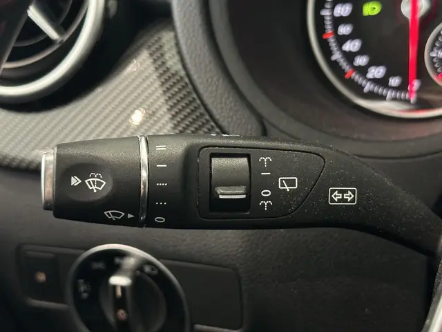 Mercedes-Benz B-Klasse 180 Ambition 2015 Benzine 34