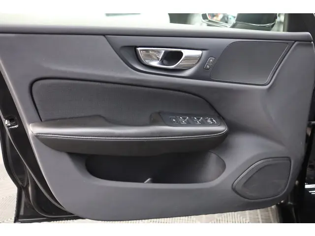Volvo V60 2.0 T5 Momentum | 2018 Benzine 11