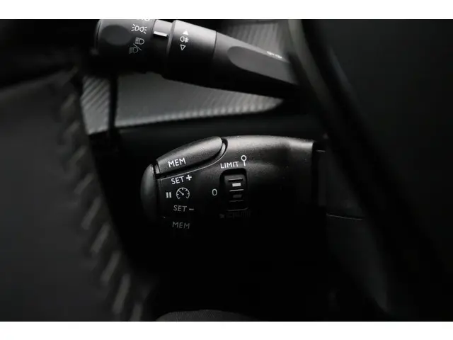Peugeot e-2008 EV Active Pack 50 kWh 2022 Elektrisch 27