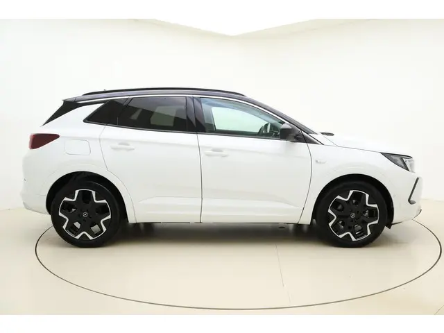 Opel Grandland 1.2 Turbo Ultimate 2024 Benzine 9