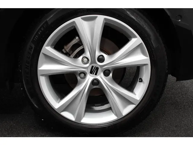 SEAT Leon 1.5 eTSI 150pk DSG FR 2020 Benzine 25