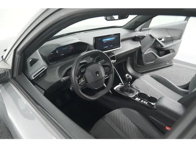 Peugeot 2008 PureTech 100 Allure 2024 Benzine 2