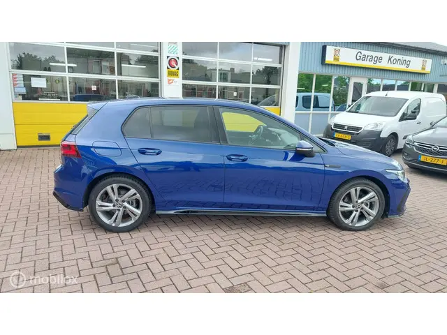 Volkswagen Golf 1.5 eTSI R-Line Business+ 2022 Benzine 2