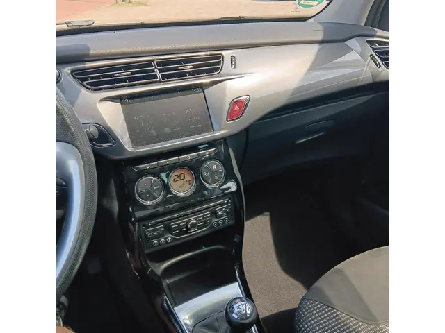 Citroën C3 1.2 VTi Exclusive 2014 Benzine 12