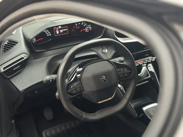 Peugeot 208 1.2 PureTech Allure Pack 2022 Benzine 17