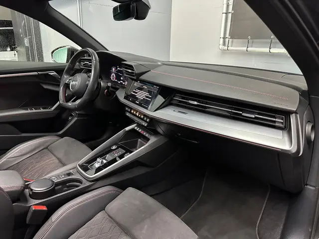 Audi A3 Sportback 35 TFSI S edition 2023 Hybride Benzine 7