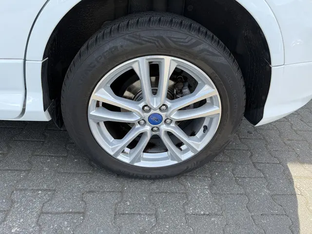 Ford Kuga 1.5 Titanium 2015 Benzine 21