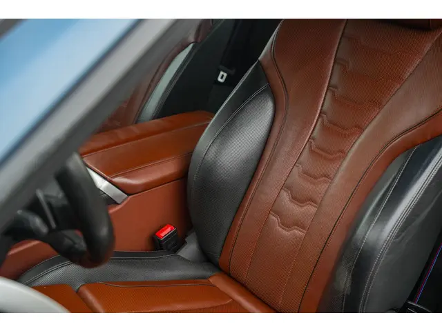 BMW 8 Serie M850i xDrive High Executive 2018 Benzine 27