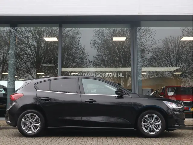 Ford Focus 1.0 EcoBoost Hybrid 2024 Hybride Benzine 6