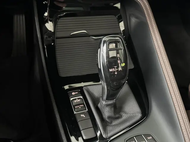 BMW X1 sDrive20i High Executive 2018 Benzine 25