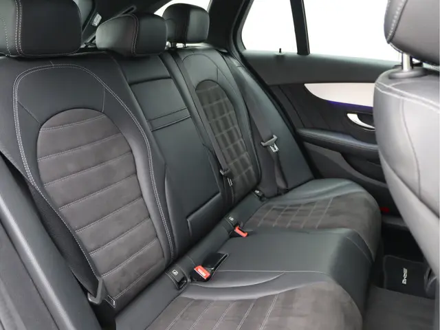 Mercedes-Benz C-Klasse Estate 180 AMG 2020 Benzine 22
