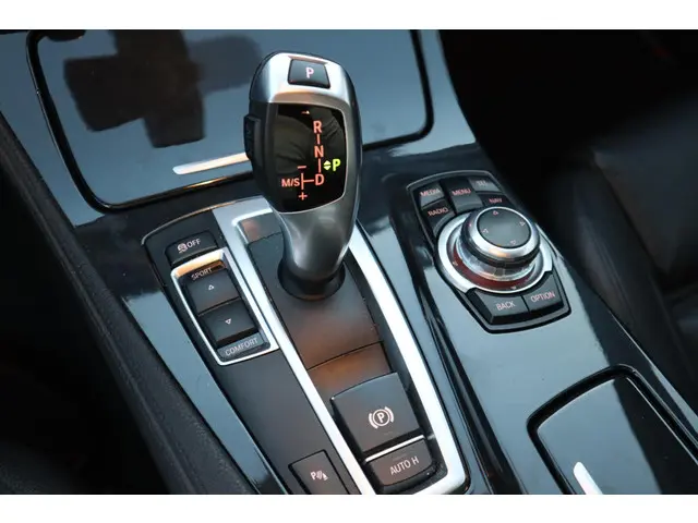 BMW 5 Serie 520i EXECUTIVE 2013 Benzine 22