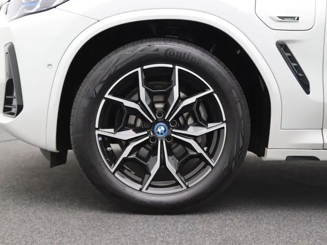 BMW X3 xDrive30e 2022 Hybride Benzine 8