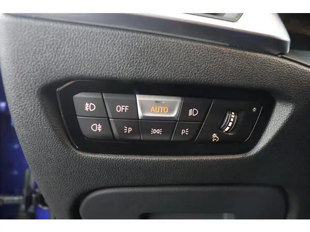 BMW 3 Serie 330i High Executive 2020 Benzine 24