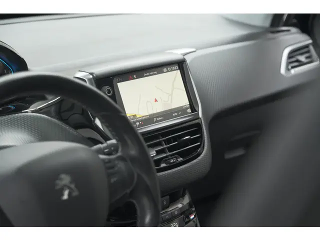 Peugeot 2008 PureTech 110 Allure 2019 Benzine 53