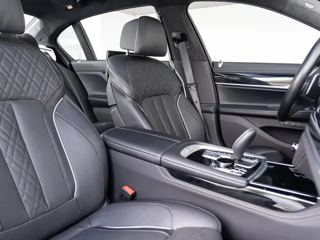 BMW 7 Serie 750Li xDrive 2022 Benzine 10
