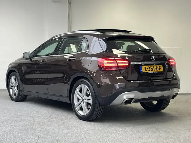 Mercedes-Benz GLA 180 Business Solution 2018 Benzine 2