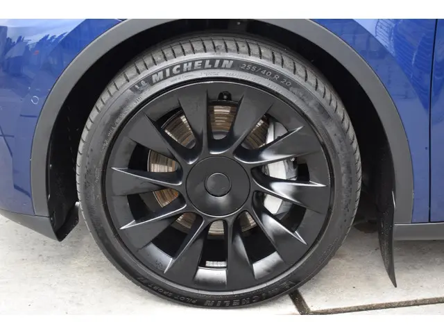 Tesla Model Y Long Range AWD 75 kWh 2021 Elektrisch 4
